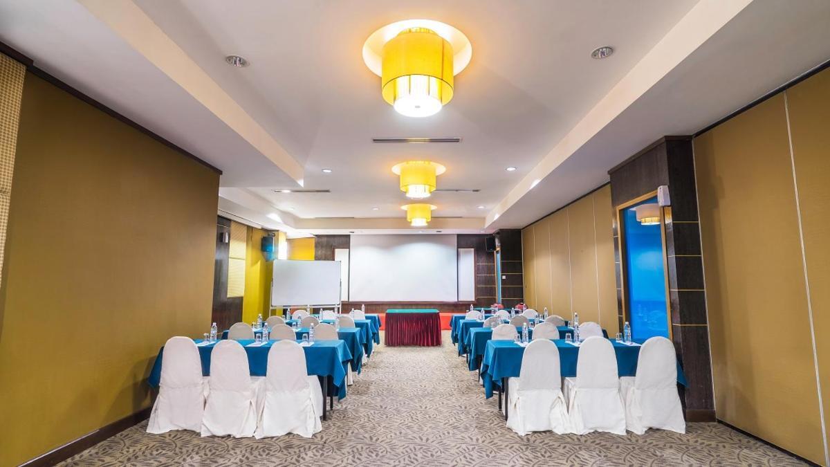 Crystal Crown Hotel Kuala Lumpur Exterior photo